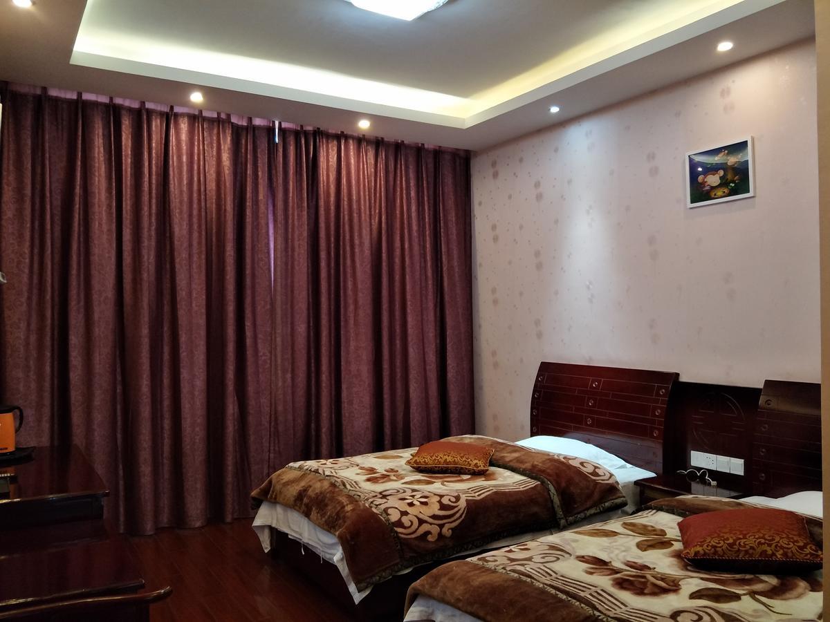 Emeishan Moon Bay Hotel Bagian luar foto