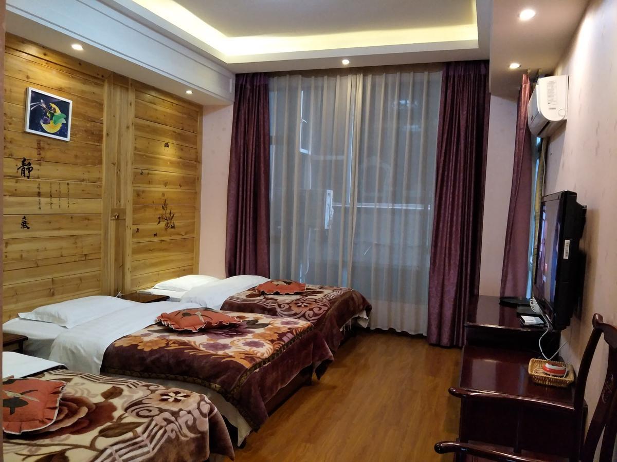 Emeishan Moon Bay Hotel Bagian luar foto