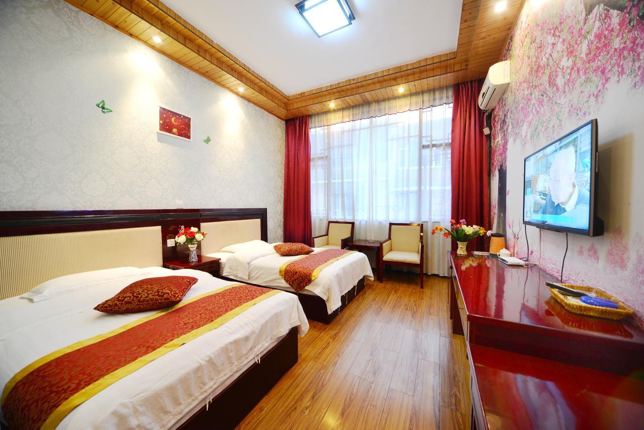 Emeishan Moon Bay Hotel Bagian luar foto