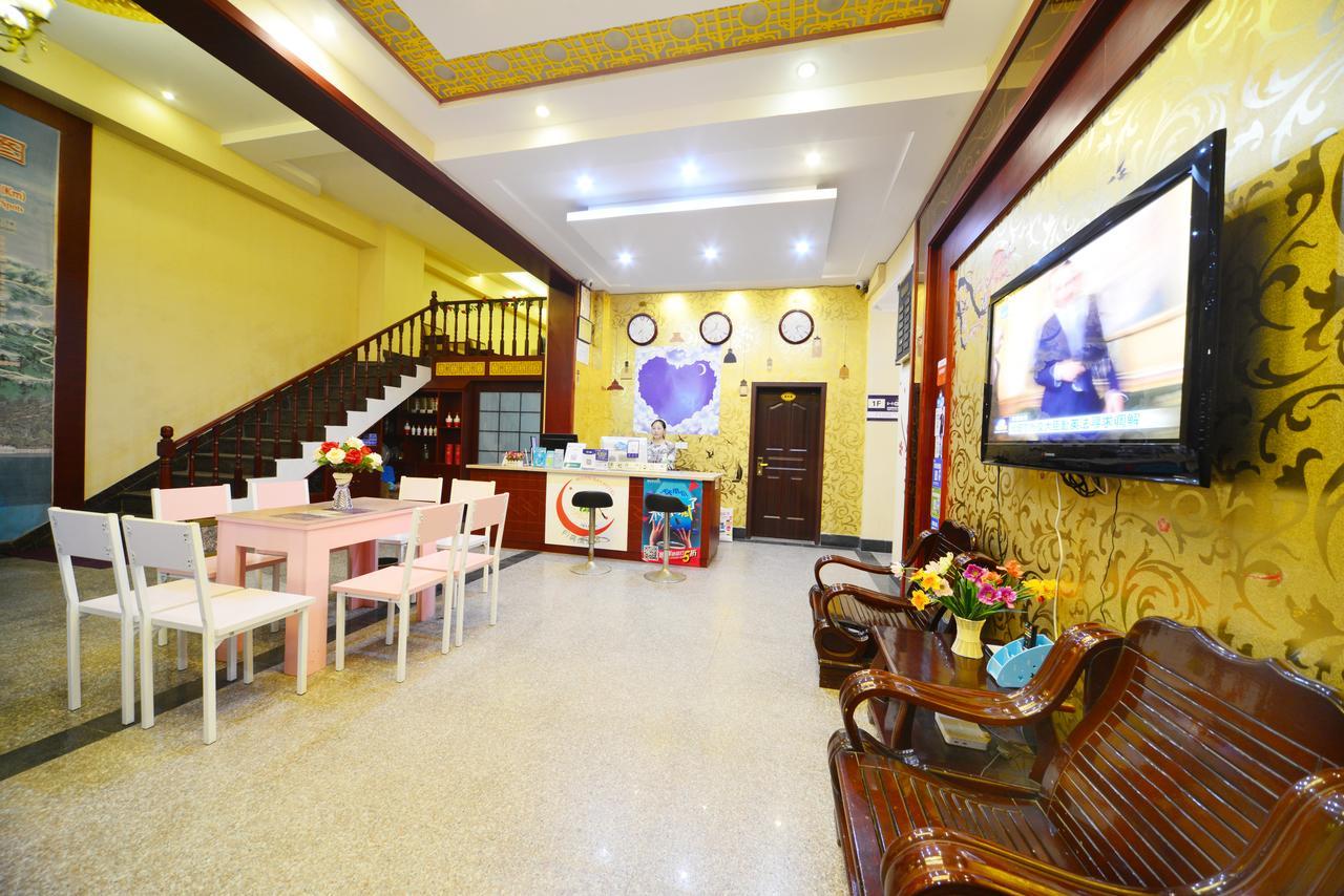 Emeishan Moon Bay Hotel Bagian luar foto