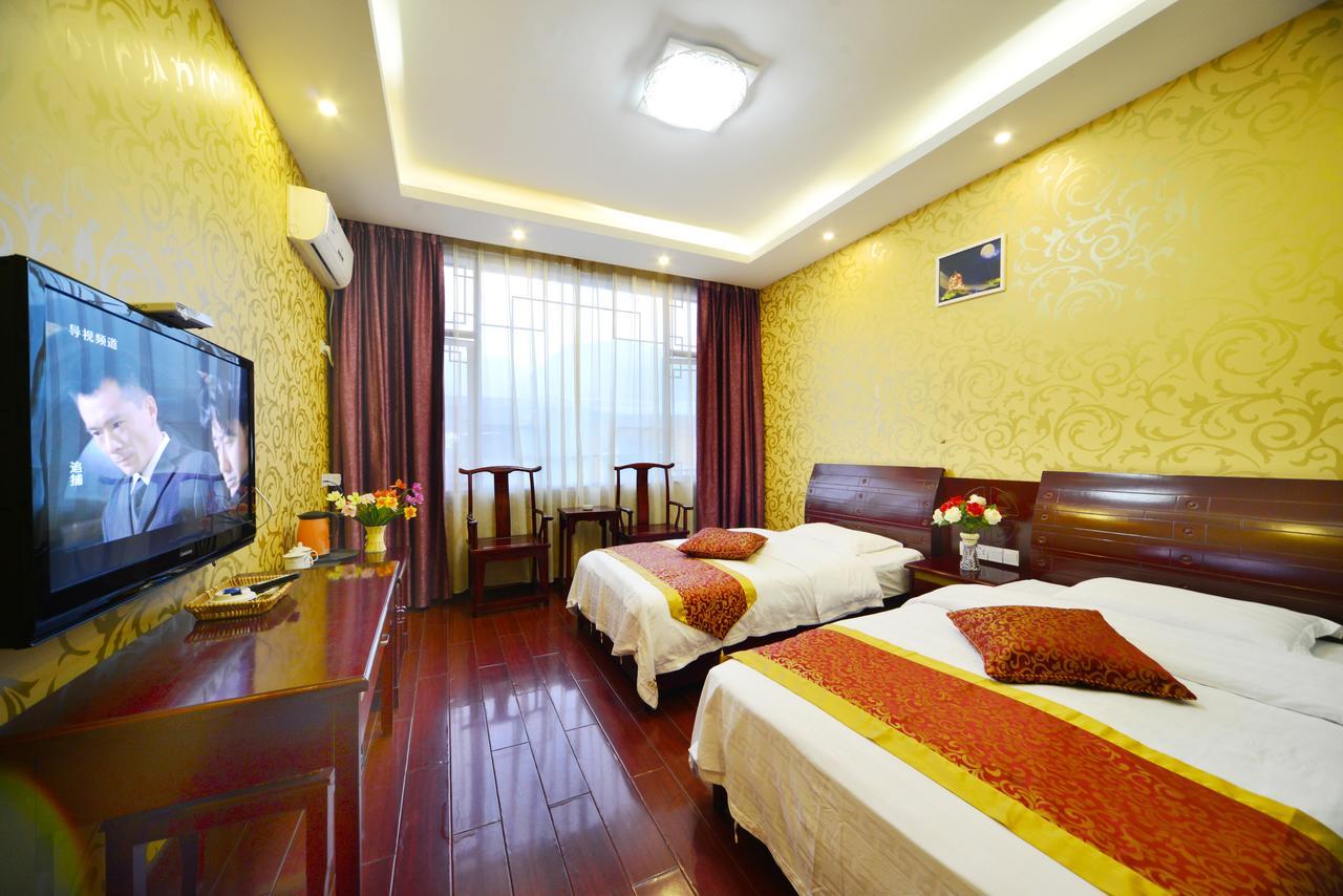Emeishan Moon Bay Hotel Bagian luar foto
