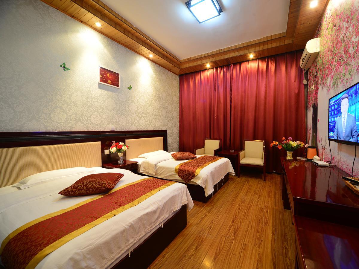 Emeishan Moon Bay Hotel Bagian luar foto